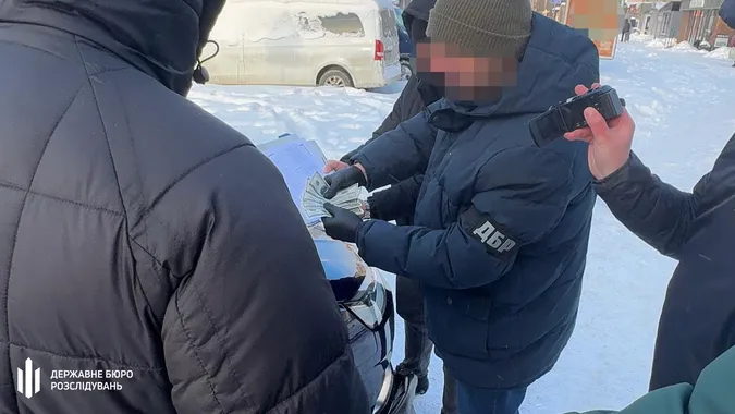$3 тисячі за зняття з розшуку: на Волині посадовець ТЦК погорів на хабарі