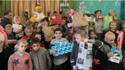 Студенти-міжнародники Лесиного вишу організували свято Миколая дітям із дитбудинку (фото)