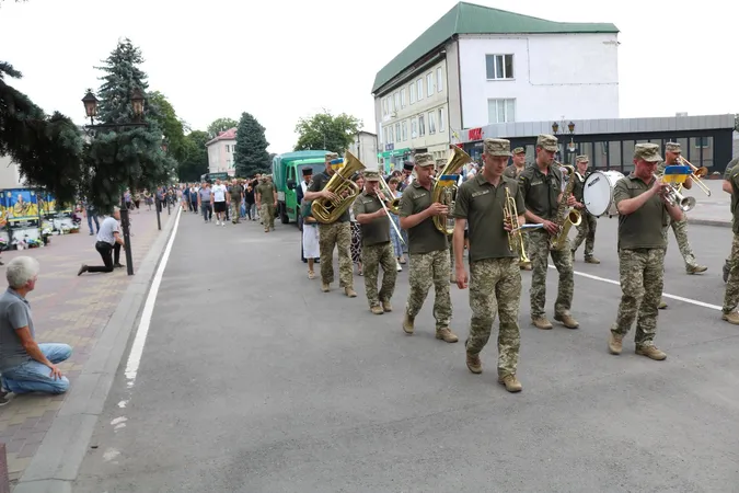 На Волині віддали останню шану Захиснику України Павлу Шамрилу (фото)