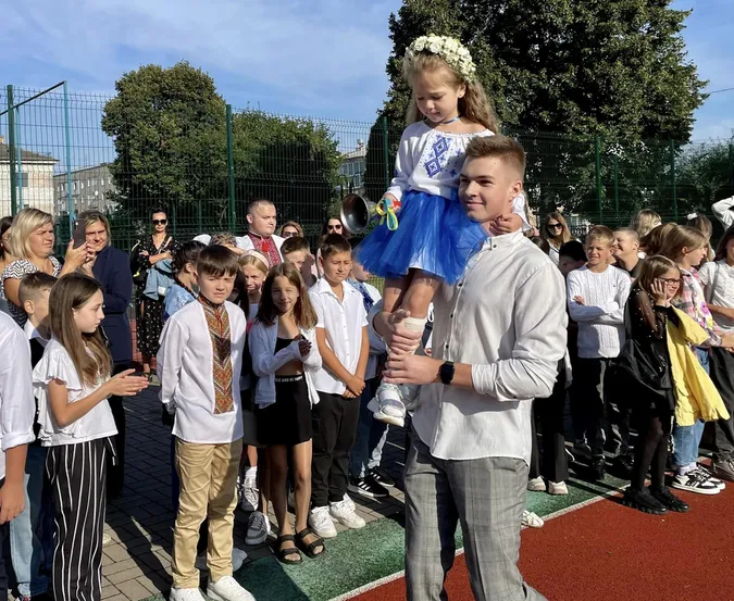 Як пройшов перший дзвоник в Нововолинську (фото)