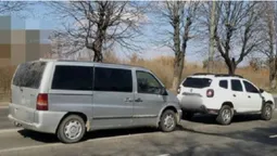У Луцьку на Набережній бус врізався у легковик (фото)