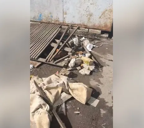Руїни і сміття: що коїться на Старому ринку в Луцьку (відео)