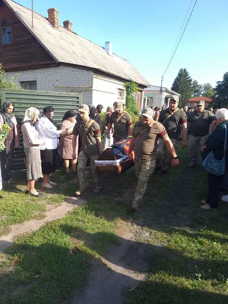 Назавжди 27: на Волині провели в останню дорогу Героя Богдана Денисюка (фото)