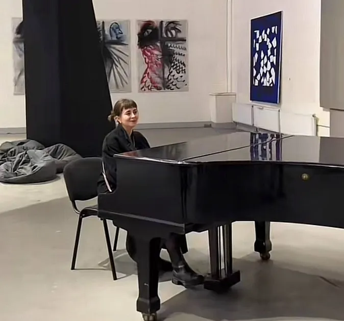 До Луцька завітала «амбасадорка степів та морів Херсонщини» Artistka Chuprynenko (відео)