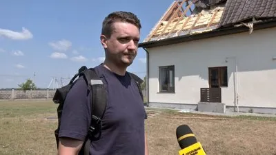 «Дах залетів аж до другого сусіда»: що коїться в селах на Волині після вчорашнього буревію (фото)