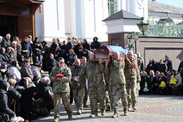 У Луцьку провели в останню дорогу двох Героїв, Євгенія Філяса та Тараса Медведчука (фото)