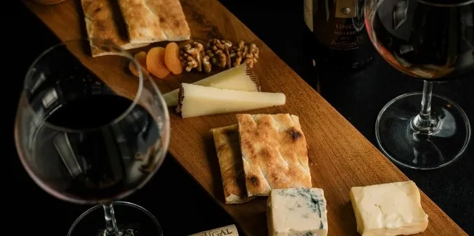 Як правильно поєднувати сири з іншими продуктами