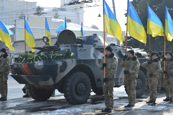 Центром Луцька їздив броньовик (фото)