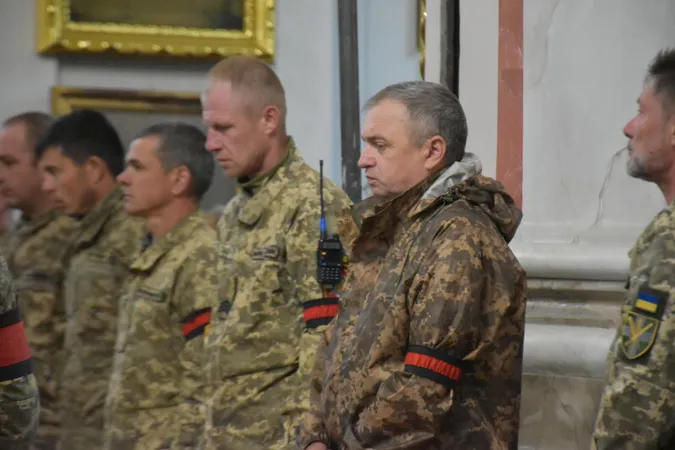 У Луцьку попрощалися із загиблими на війні Юрієм Дрофою та В'ячеславом Овчаром (фото)