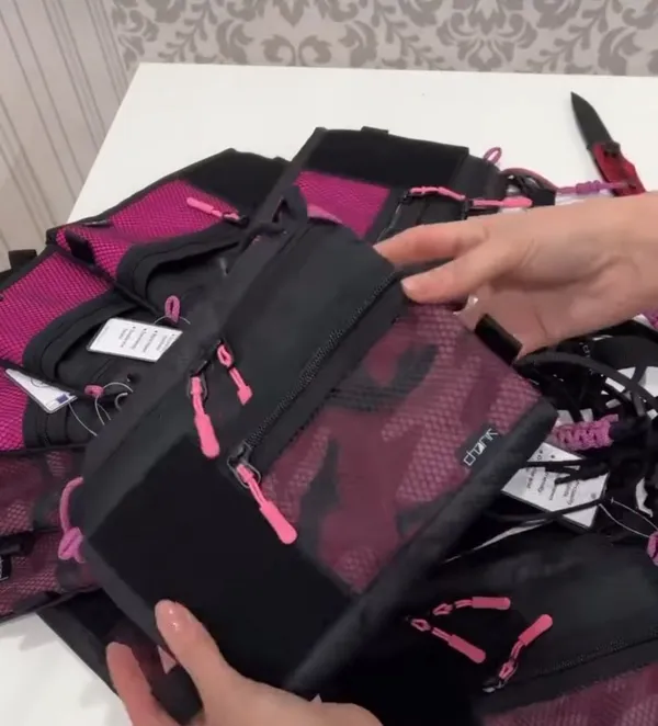 Військова з 100-ї бригади носить рожевий бронік з Hello Kitty (фото)