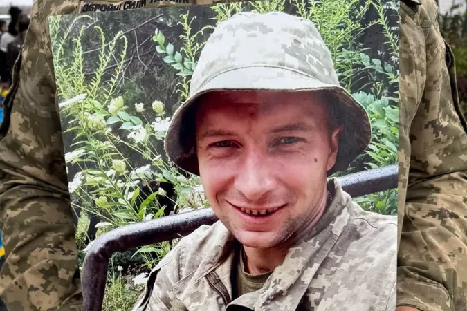 Назавжди 25: в останню дорогу провели Героя з Волині Юрія Коломія (фото)