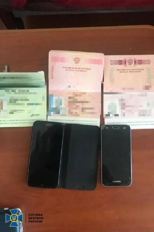 У Сарнах затримали росіянку, яка «здавала» ворогу координати техніки ЗСУ (фото)