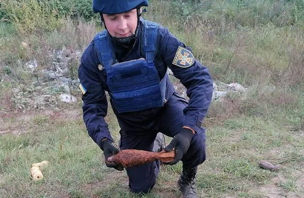 У Луцькому районі під час сільгоспробіт знайшли старі боєприпаси (фото)