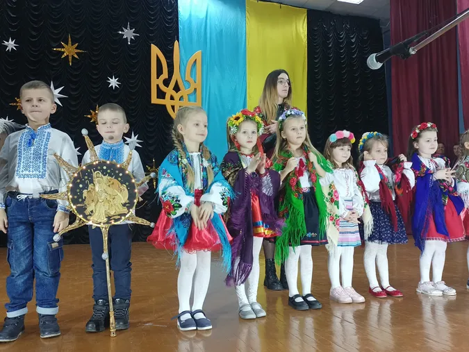 Під час різдвяних концертів у Підгайцівській громаді зібрали понад 100 000 гривень для ЗСУ (фото)