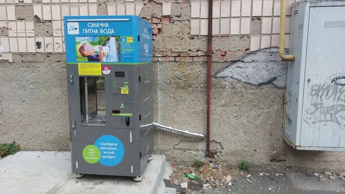 У Луцьку хочуть знести автомати з питною водою, які потрібні мешканцям, – Мікоян (відео)