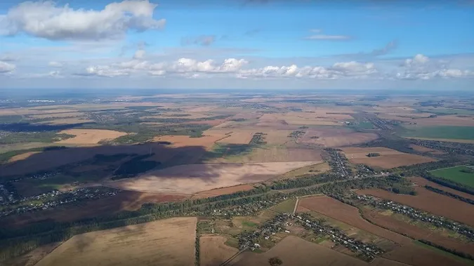 На військовому аеродромі в Білорусі пролунали вибухи (відео)