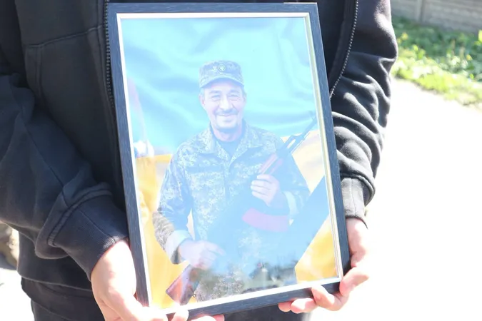 У громаді на Волині попрощалася із Захисником України Володимиром Соняком (фото)