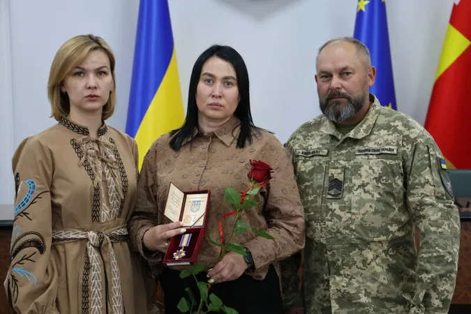 У Луцьку родинам загиблих Героїв вручили державні нагороди (фото)