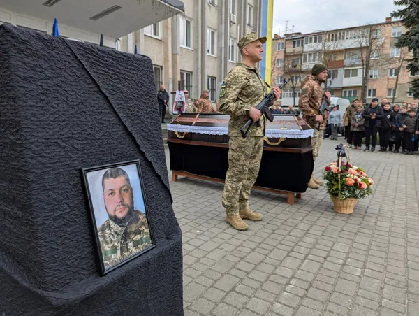На Волині попрощалися із Захисником Максимом Сущуком (фото)