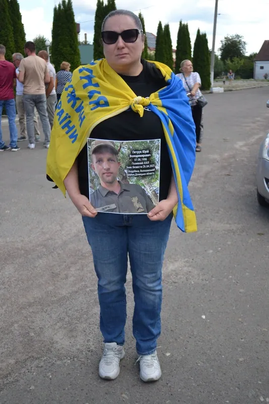 «Серце надії»: у Турійську відкрили пам’ятний знак зниклим безвісти воїнам (фото)