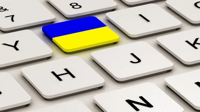 З якими скаргами українці звертаються до мовного омбудсмена