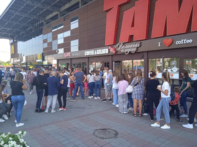 У Луцьку таксистам пропонують 50 гривень, щоб завезли на МакДрайв
