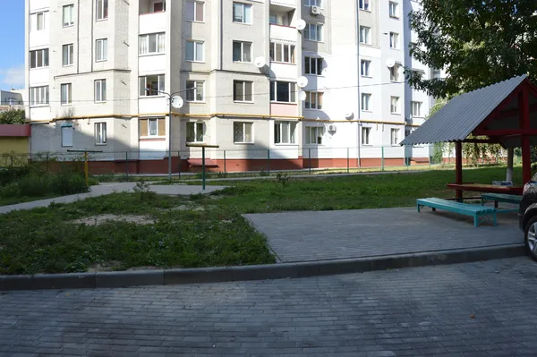 Скільки грошей «закатують» у двори Луцька?