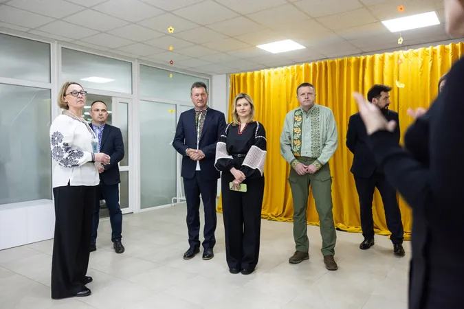 Університет, де навчають допомагати: Олена Зеленська відвідала ВНУ імені Лесі Українки (фото)