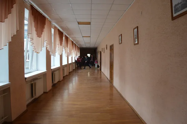 ...й коридори