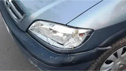 На Волині п'яний і без документів водій протаранив паркан (фото, відео)