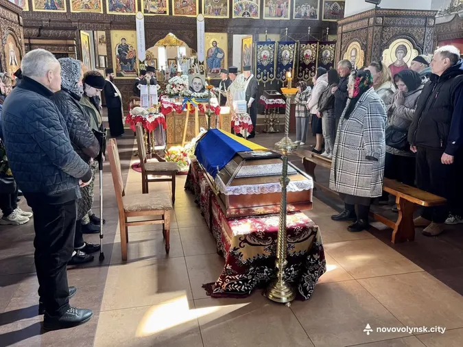 У Нововолинську попрощалися із Героєм Сергієм Смоляруком (фото)