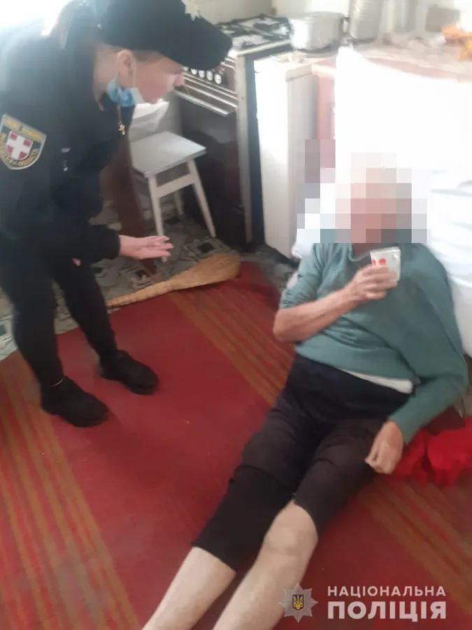 В Іваничах пенсіонерка застрягла у власній квартирі (фото, відео)