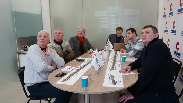 Біля Волинської ОДА діє «філія авторинку», – архітектор
