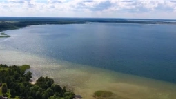 На Волині є озеро, в якому можуть мешкати водяні чудовиська (відео)