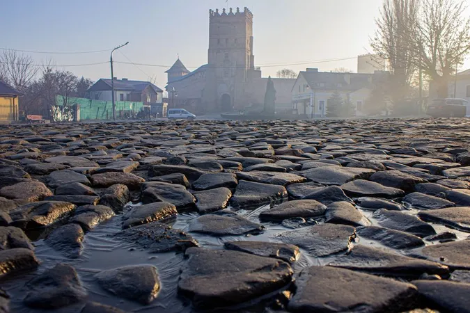 Місто до душі: весняний Луцьк у світанковій тиші (фото)
