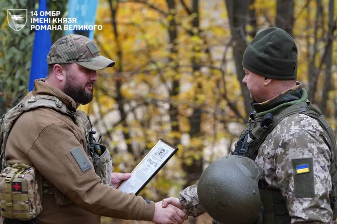 Бійцям 14 ОМБр вручили бригадні нагороди (фото)