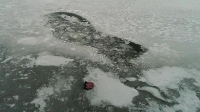 Пірнув у воду та зник: загибель дніпрянина зняли на відео (18+)