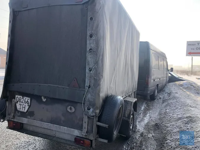 У Нововолинську бус протаранив легкове авто (фото)