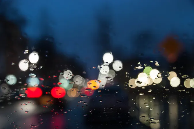На Волині водіям нагадали, як рухатися в темряві