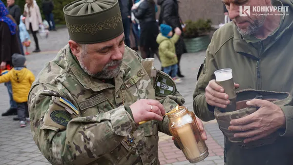Волонтери привезли у Луцьк вогонь єдності (фото)