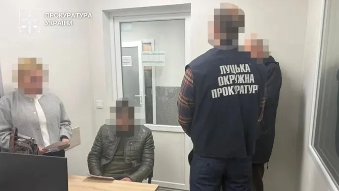 Внесли 3,3 млн одним платежем: ексчиновник Луцькради, якого зловили на хабарі, вийшов з-під варти