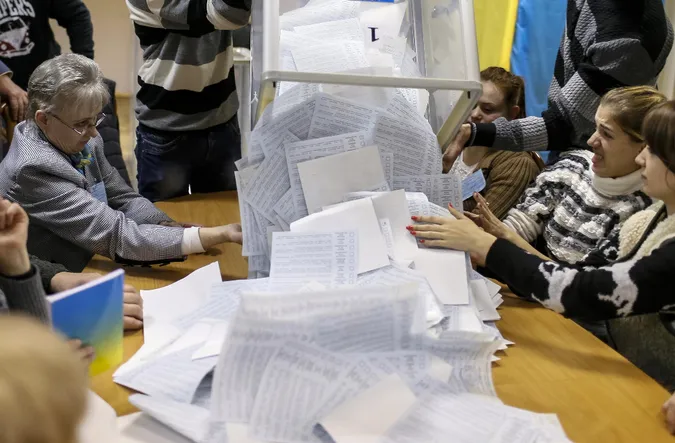 Які партії переважають у виборчих комісіях на Волині