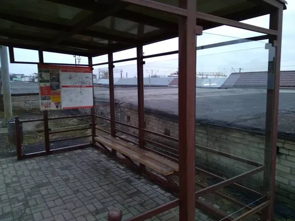 У Луцьку вимили зупинки громадського транспорту (фото)