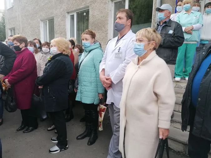 Луцький пологовий мітингує проти передачі корпусу  для COVID-19-пацієнтів
