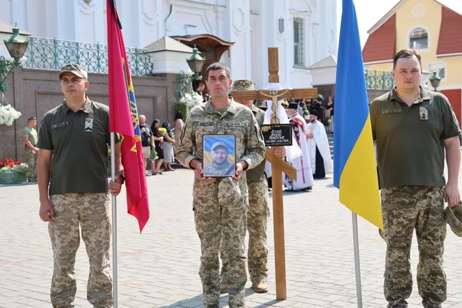 Навіки додому: у Луцьку попрощалися з воїном Андрієм Малим, який загинув на Харківщині