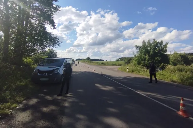 П'яний волинянин на ВАЗі протаранив бус – є травмовані (фото)