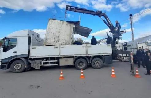 На Старому ринку демонтують ще вісім контейнерів