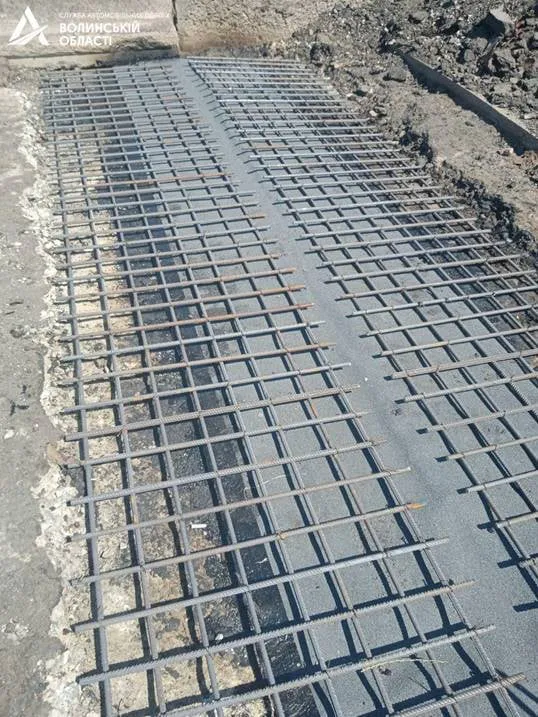 На об’їзді Володимира ремонтують дорогу: рух обмежений (фото)