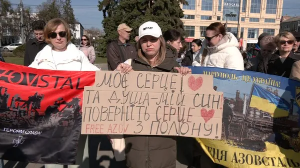 Чотири сотні лучан вийшли на акцію «Не мовчи! Полон вбиває!» (фото, відео)