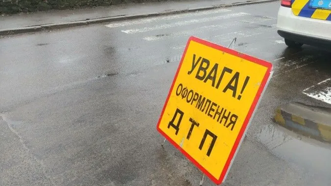 В Рованцях водій на Audi збив патрульного і втік